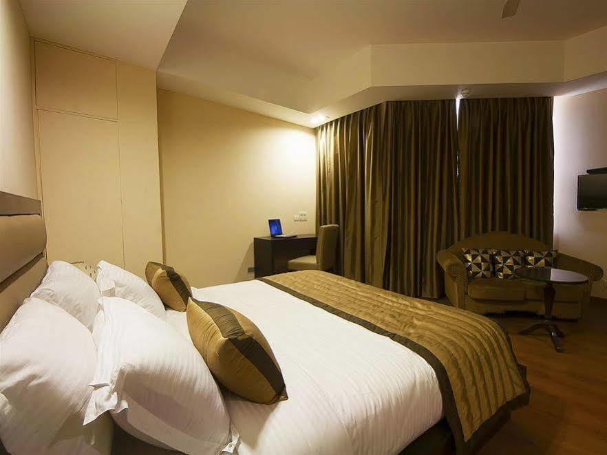 Hotel Aura @Airport New Delhi Exterior photo